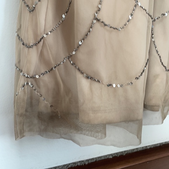 Gorgeous champagne colored sequin gown - Picture 5 of 11